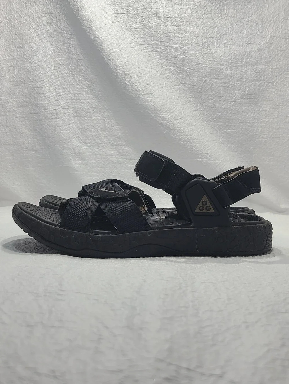 Mens Nike Deschutz+ Sport Sandal Size: 7 Color: Black